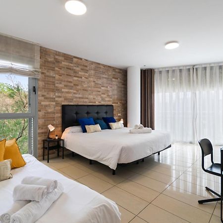Fira Gran Via 2 - Private Rooms In A Shared Apartment - Habitaciones Privadas En Apartamento Compartido L'Hospitalet de Llobregat Bagian luar foto