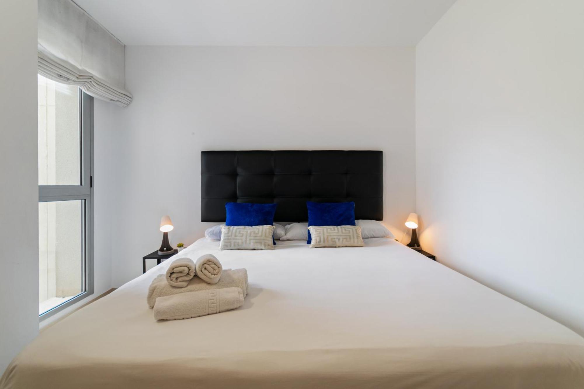Fira Gran Via 2 - Private Rooms In A Shared Apartment - Habitaciones Privadas En Apartamento Compartido L'Hospitalet de Llobregat Bagian luar foto