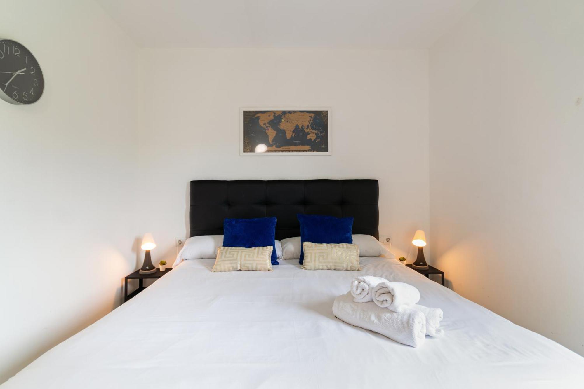 Fira Gran Via 2 - Private Rooms In A Shared Apartment - Habitaciones Privadas En Apartamento Compartido L'Hospitalet de Llobregat Bagian luar foto