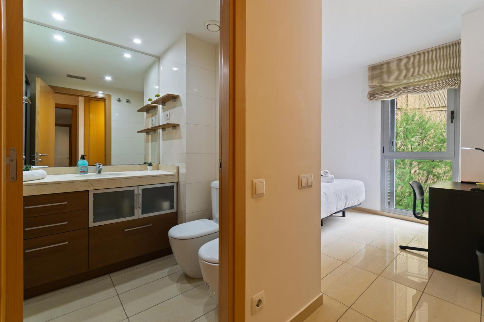 Fira Gran Via 2 - Private Rooms In A Shared Apartment - Habitaciones Privadas En Apartamento Compartido L'Hospitalet de Llobregat Bagian luar foto
